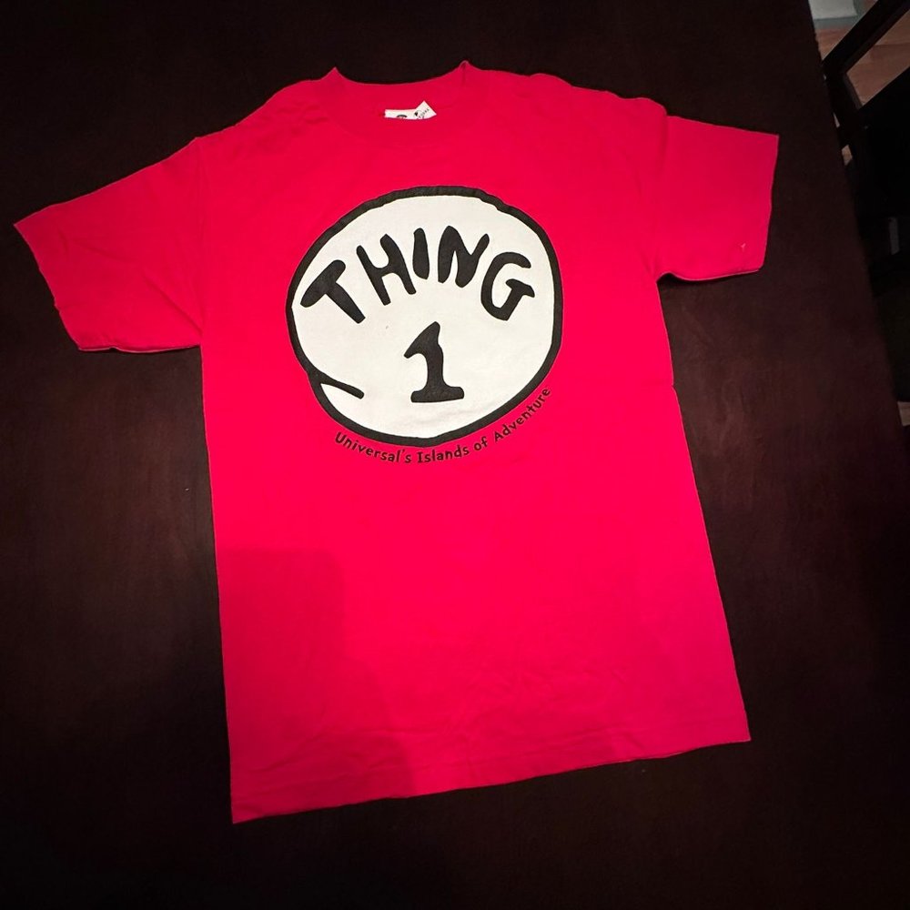 Universal Studio Orlando Thing 1 and 2 Tshirt. Red. Size Small. Seuss Characters